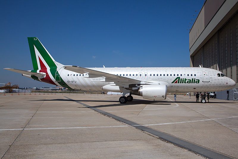 alitalia_airbus_a320_in_new_livery.jpg
